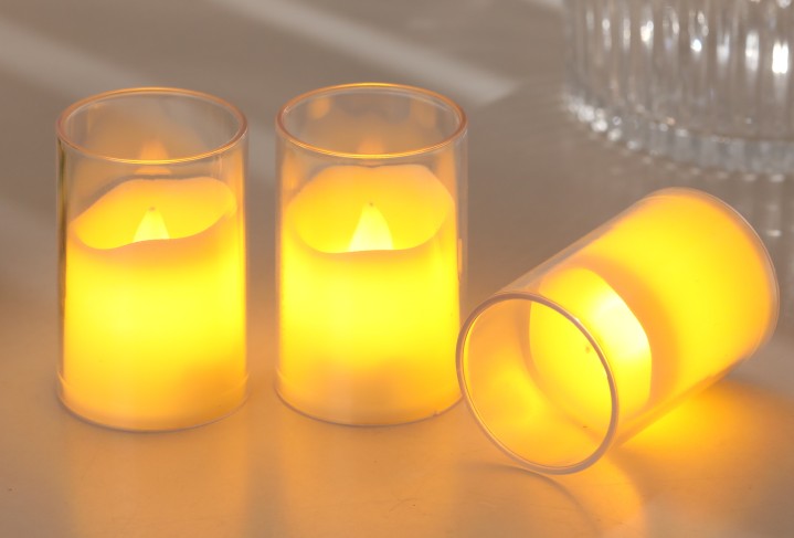 Wavy Edge LED Votive Candles in Clear Cups (Pack of 12)